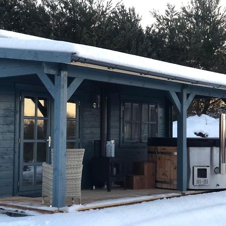 Highland Cabin - Relaxing Hot Tub 因弗内斯 外观 照片