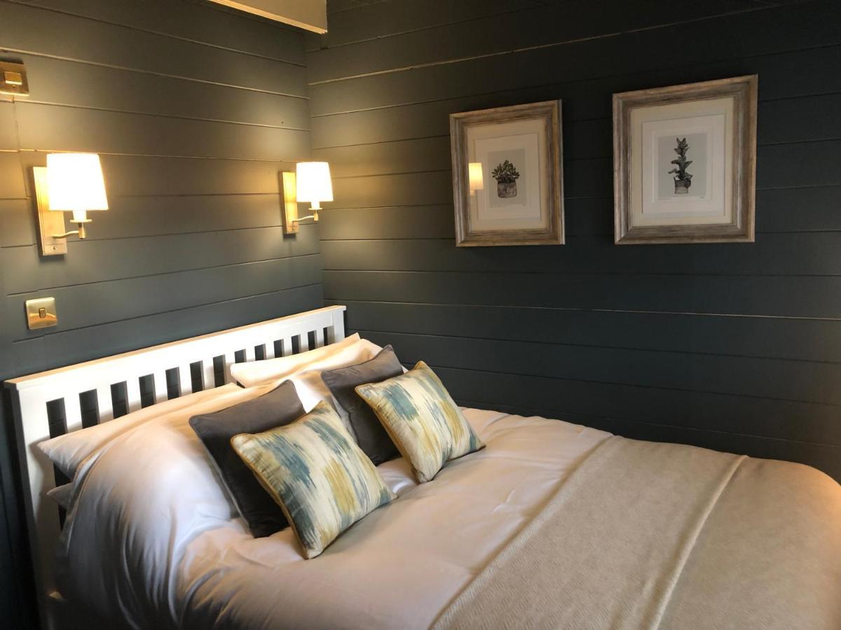 Highland Cabin - Relaxing Hot Tub 因弗内斯 外观 照片